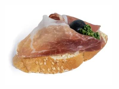 Mini chlebíček prosciutto s černou olivou